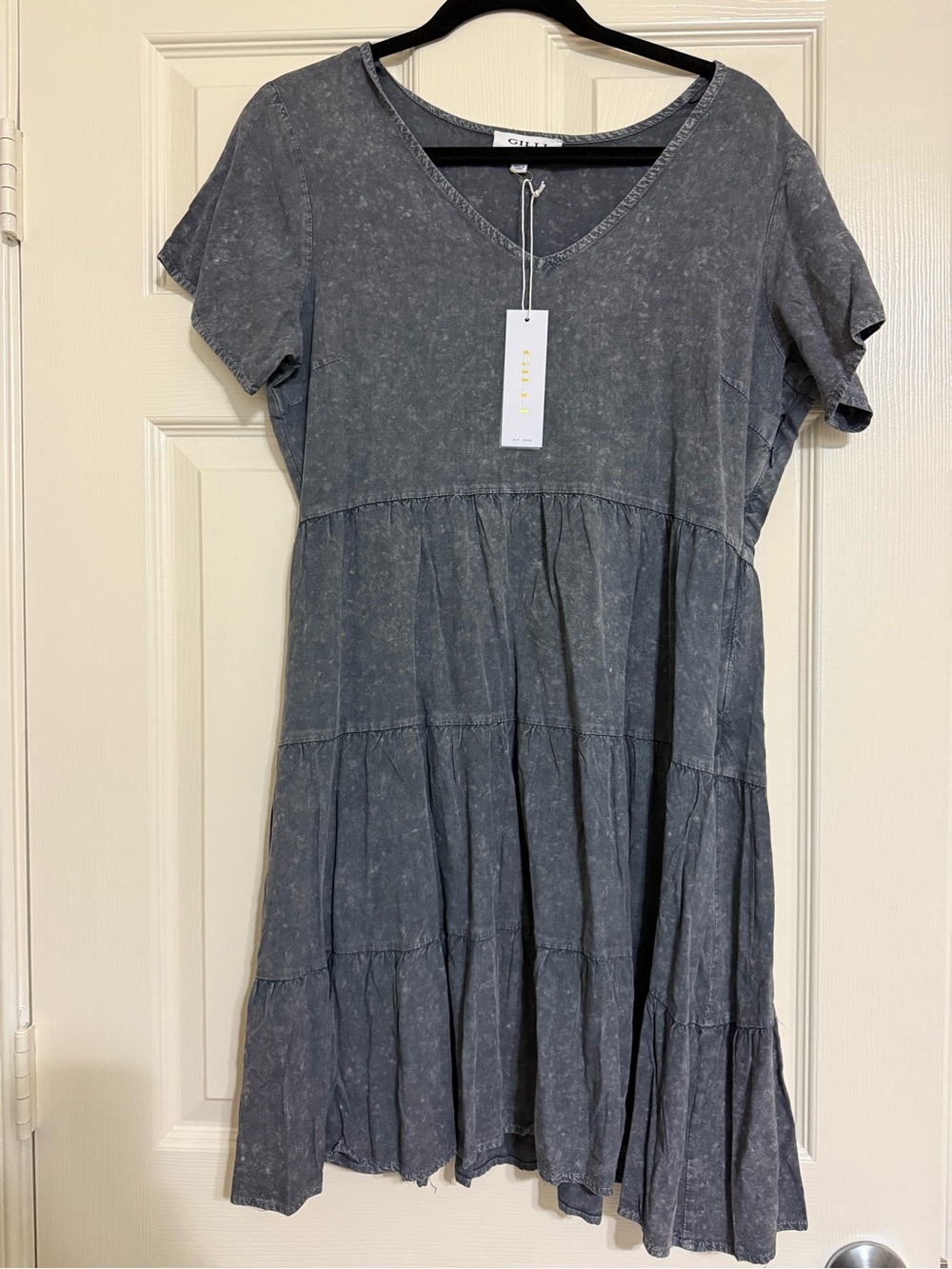 Gilli Washed Charcoal Tiered V-Neck Short Sleeve Dress